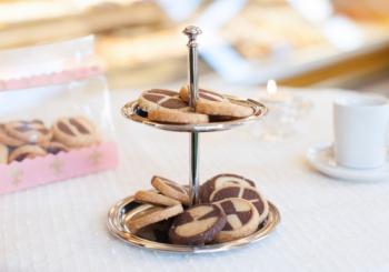 Schwarz-Weiß Teegebäck 